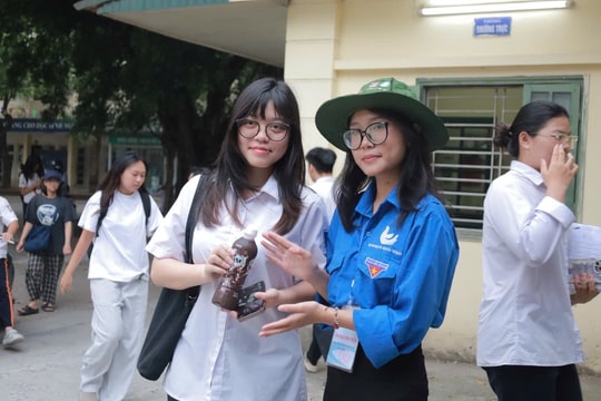 Gần 500 tình nguyện viên Thủ đô tiếp sức sĩ tử, lan tỏa trách nhiệm với cộng đồng