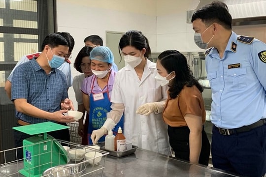 Sửa Luật An toàn thực phẩm: Cần quản lý chặt việc bán thực phẩm