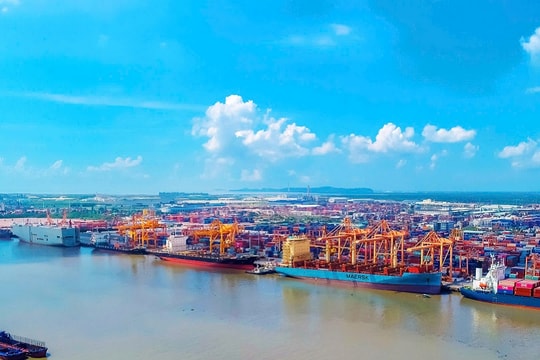Cú bứt phá thần tốc của cụm cảng biển Hải Phòng và lời giải cho hạ tầng nước sâu