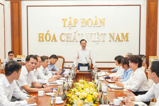 Vinachem tìm động lực tăng trưởng mới từ đất hiếm và bán dẫn