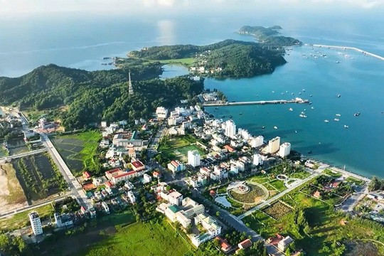 Quảng Ninh đạt tiêu chí đô thị loại I: Bệ phóng hướng tới thành phố trực thuộc Trung ương