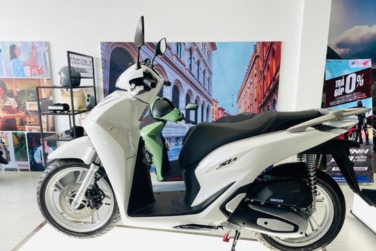 Honda SH triệu hồi quy mô lớn trong lúc xe điện tăng sức ép