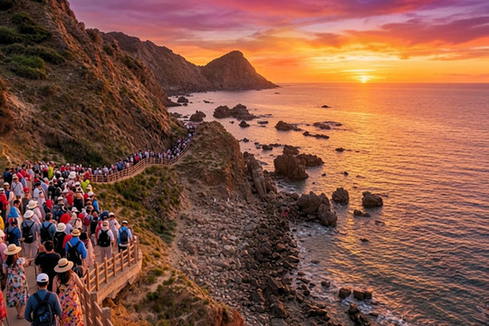 Chỉ từ 2,648 triệu đồng, bay đến Quy Nhơn ngắm đêm pháo hoa đầu tiên bên bờ Eo Gió