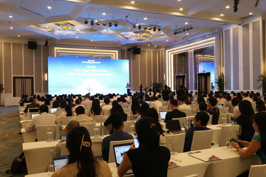 Huy động vốn qua thị chứng khoán: Động lực mới cho tăng trưởng kinh tế