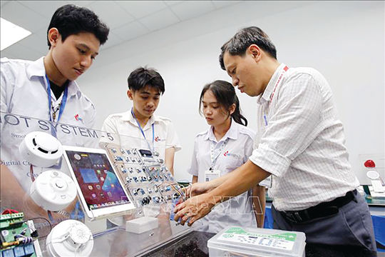 Nghiên cứu cơ bản - "bệ phóng" của nền kinh tế tri thức