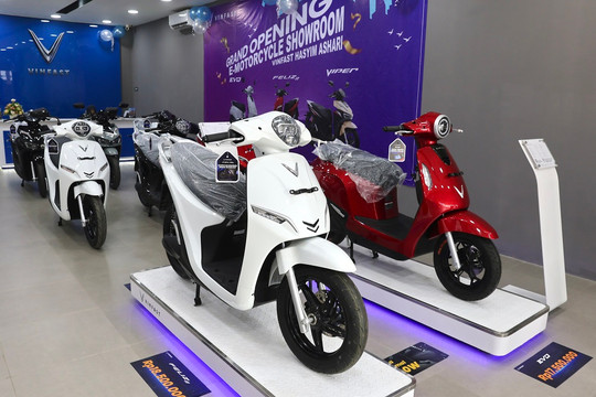 VinFast khai trương 20 đại lý xe máy điện tại Indonesia