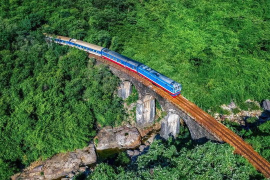 Quảng Trị - Huế kiến tạo hệ sinh thái du lịch trên đường ray