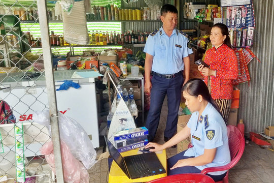 Khóa đầu ra thuốc lá lậu từ những điểm bán nhỏ lẻ