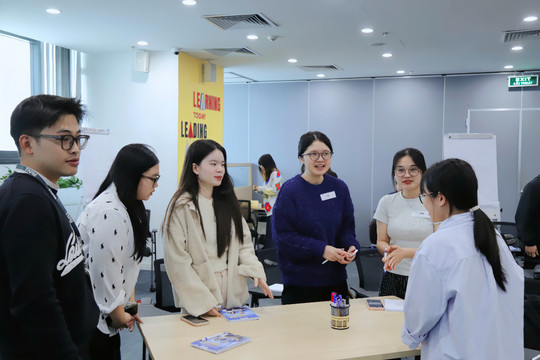 ROX Group triển khai nhiều hoạt động hỗ trợ người trẻ