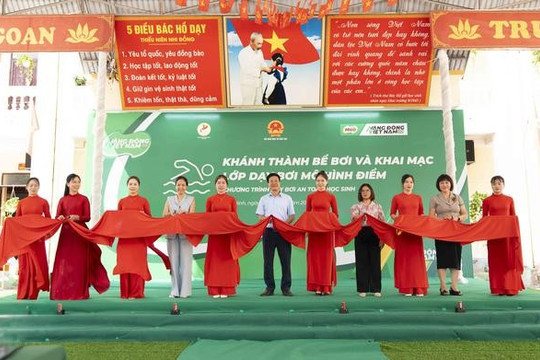 Nestlé Việt Nam tặng bể bơi cho học sinh tỉnh Bắc Ninh