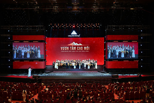 Hành trình phát triển của Vinalink Group: Từ "Kỷ nguyên ánh sáng" đến "Vươn tầm cao mới"