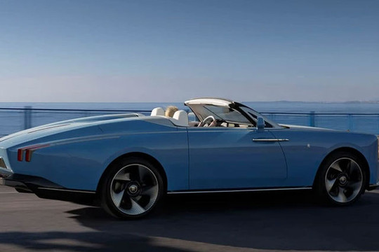 Rolls-Royce Nightingale: Xe điện siêu sang bắt đầu lăn bánh