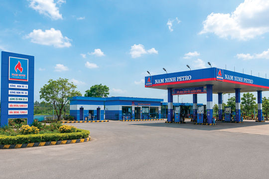 Bước chuyển mình “xanh” của doanh nghiệp xăng dầu: Từ áp lực đến hành trình tự thân