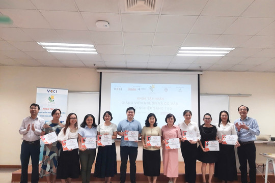 Bế giảng Khóa huấn luyện Giảng viên nguồn và Cố vấn khởi nghiệp sáng tạo năm 2026