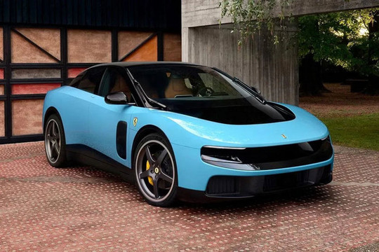 Siêu xe điện Ferrari Luce giá 40 triệu USD