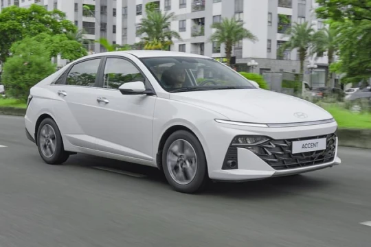 Sedan cỡ B giảm giá sâu, xuống dưới 350 triệu đồng