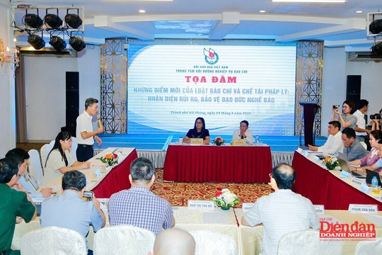 Nhận diện rủi ro, bảo vệ đạo đức nghề báo