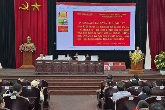 Xã Hoằng Hóa (Thanh Hoá) tổ chức thành công phiên đấu giá quyền sử dụng đất mặt bằng khu dân cư Đạt Tài