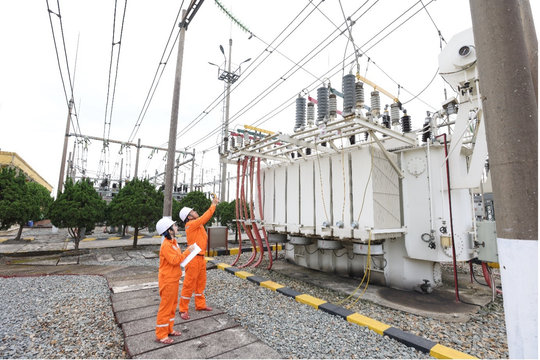Hào khí mùa thu độc lập soi đường cho EVNNPC tiến bước vươn xa