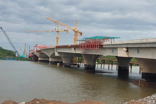 Kiến tạo hạ tầng đồng bộ, mở rộng không gian phát triển và thu hút đầu tư