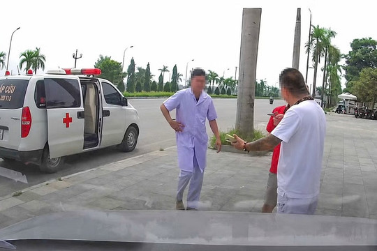 Dịch vụ xe cứu thương tư nhân: Ai quản lý, ai chịu trách nhiệm?