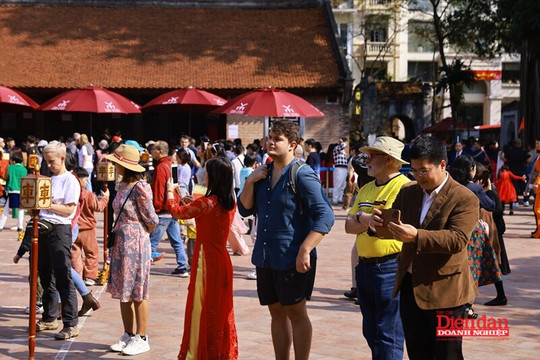 Chìa khóa thúc đẩy phát triển thị trường văn hóa
