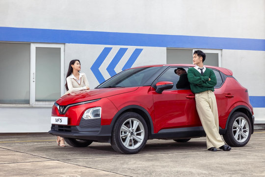 Hơn 154.000 xe sau 8 tháng: Vì sao ngày càng nhiều người Việt chọn xe điện VinFast?