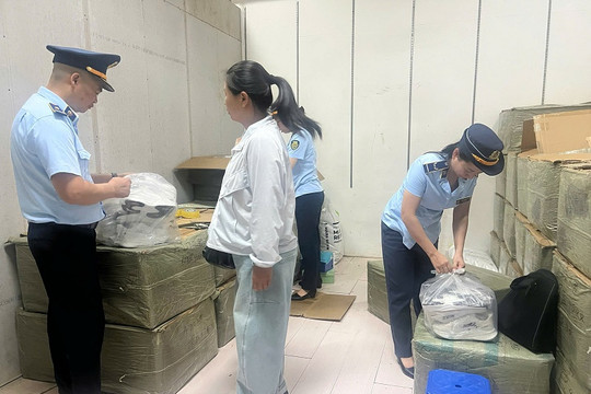 Quảng Ninh siết chặt vòng vây buôn lậu và gian lận thương mại trên mọi mặt trận