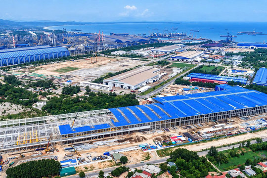Nhà máy sản xuất ray và thép đặc biệt của Hòa Phát đã hoàn thành gần 70% tiến độ dự án