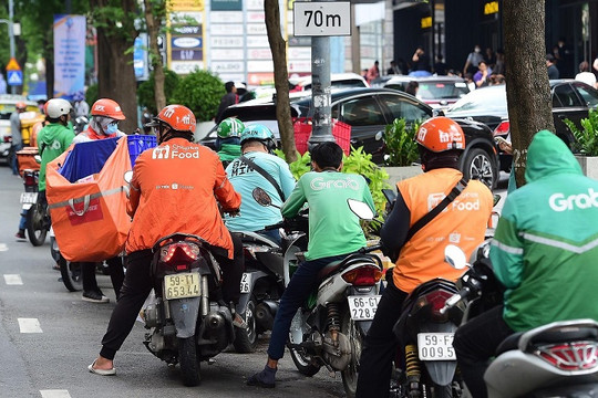 BHXH bắt buộc với tài xế công nghệ: Còn “băn khoăn” những gì?