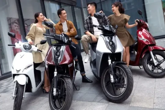 Xe máy điện trỗi dậy, thay thế xe máy xăng