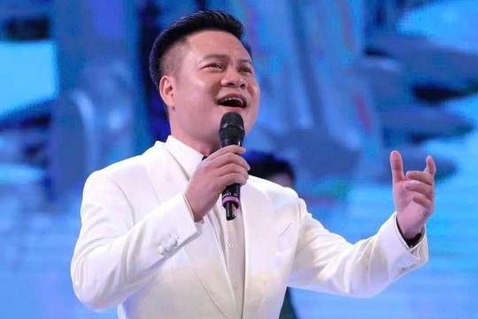 NSƯT Hoàng Tùng hát về người phụ nữ với sự nâng niu và biết ơn