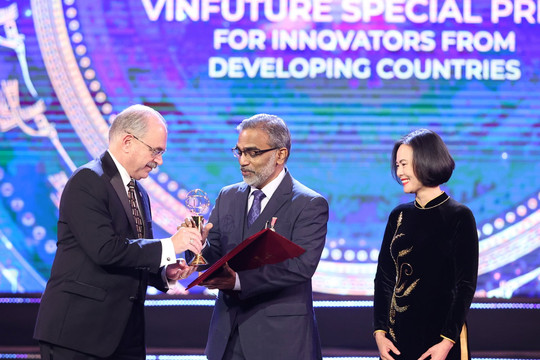 Nhà khoa học đứng sau công nghệ lọc nước giá rẻ: “Tôi thực sự ngưỡng mộ tầm nhìn của VinFuture”