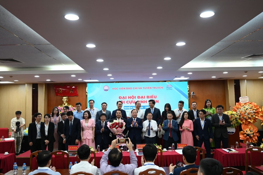 Ra mắt Ban chấp hành Hội cựu sinh viên Học viện Báo chí và Tuyên truyền