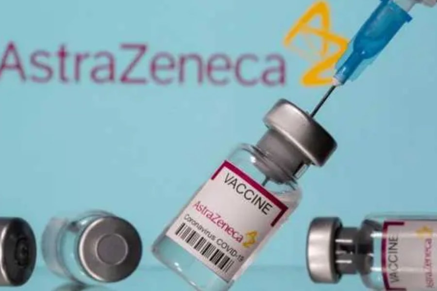 Vaccine Covid-19 AstraZeneca có thể gây đông máu, nhưng "hiếm gặp"