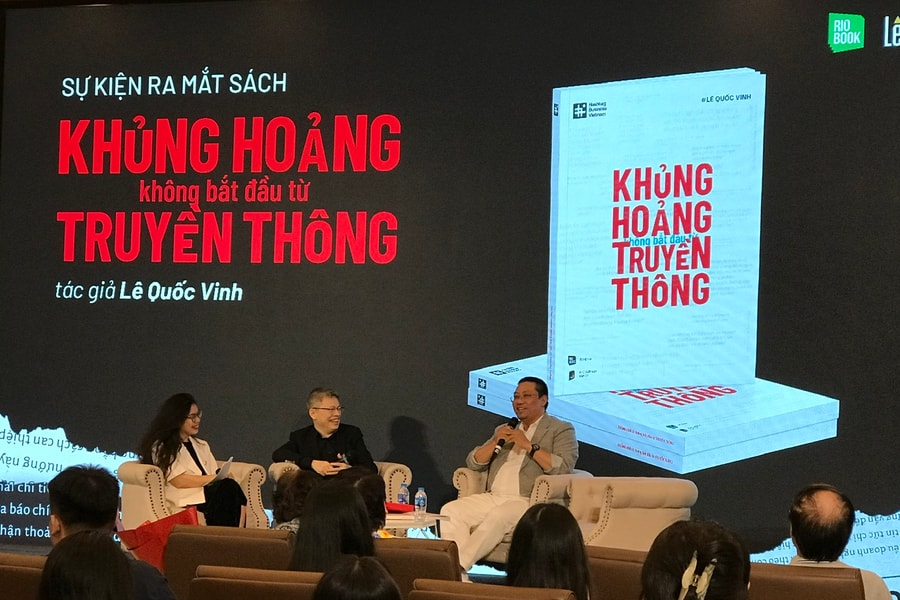 “Khủng hoảng không bắt đầu từ truyền thông”