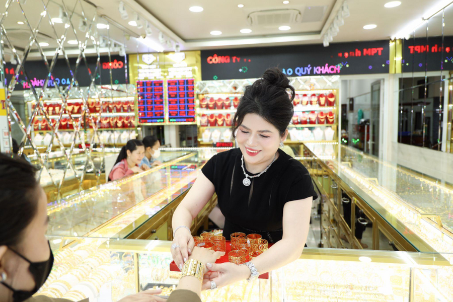 Chủ tiệm vàng Ngọc Hạnh MPT chia sẻ bí quyết chọn mua vàng