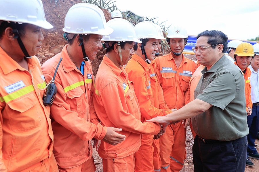 Thủ tướng Chính phủ biểu dương EVN, EVNNPT nỗ lực thi công Dự án đường dây 500kV mạch 3