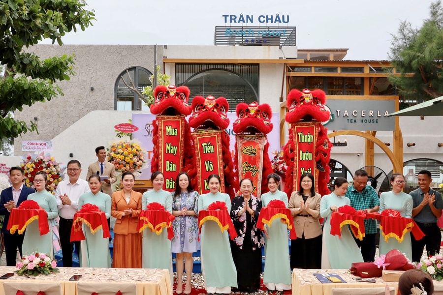Trân Châu Beach & Resort ra mắt thương hiệu trà sữa Tacerla Tea House