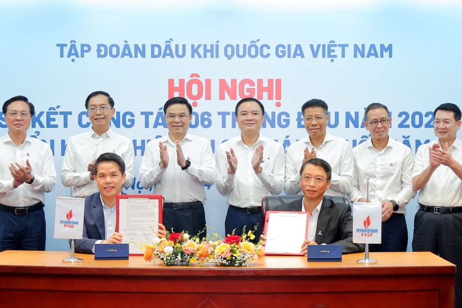 PV GAS và PVEP ký kết ghi nhớ thỏa thuận cung cấp, tiêu thụ khí mỏ Kỳ Lân, Lô 103&107