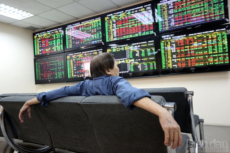 “Đón sóng” cổ phiếu cuối năm