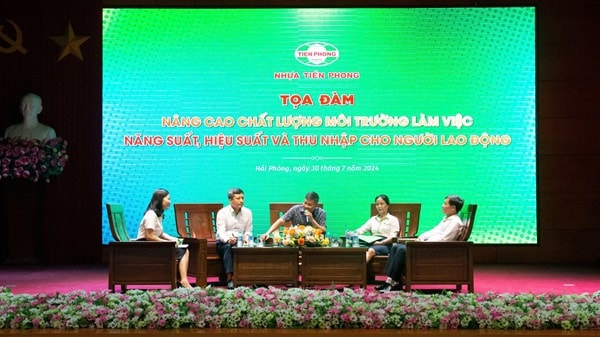 Nhựa Tiền Phong đối thoại với người lao động