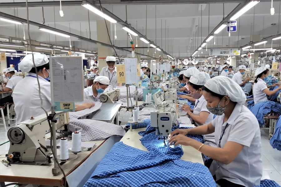 Quy định pháp luật về khấu trừ tiền lương