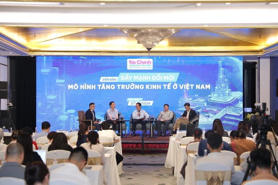 Diễn đàn Đổi mới mô hình tăng trưởng Kinh tế: Phân tích và đề xuất từ các chuyên gia