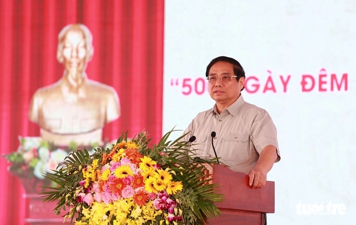 Cao điểm "500 ngày đêm hoàn thành 3.000km đường bộ cao tốc”