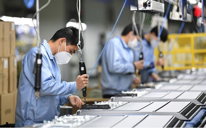 Khống chế số giờ làm thêm - hợp lý và nghịch lý