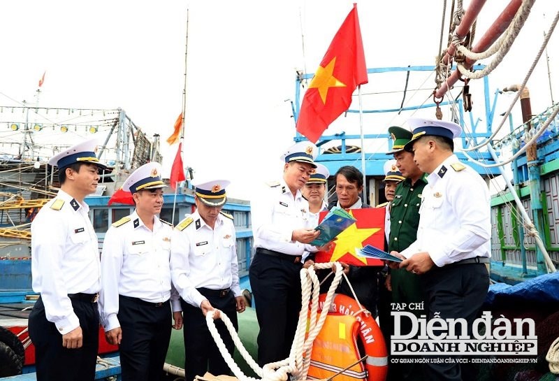 Điểm tựa cho ngư dân miền trung phát triển kinh tế biển