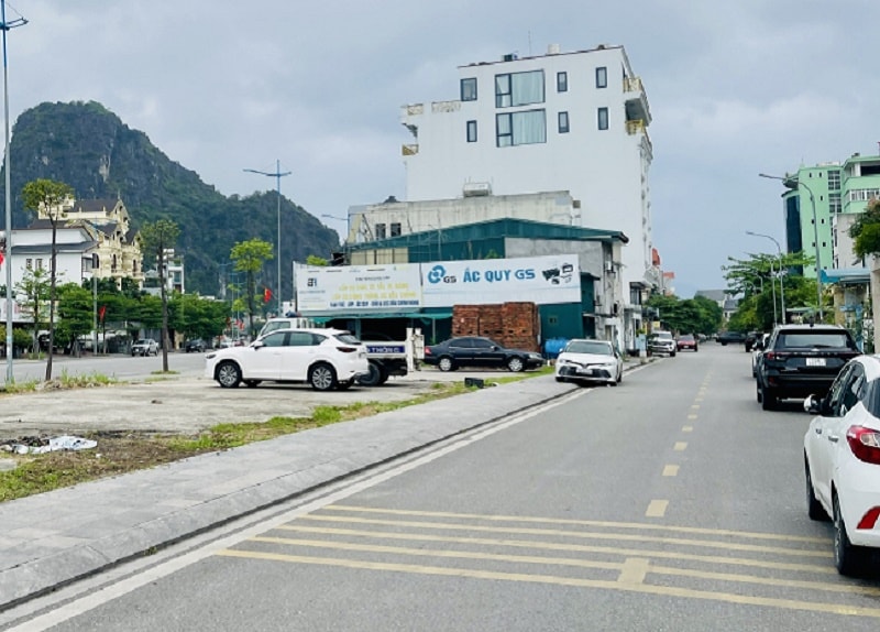 Quảng Ninh: Gian nan giải bài toán bãi đỗ xe