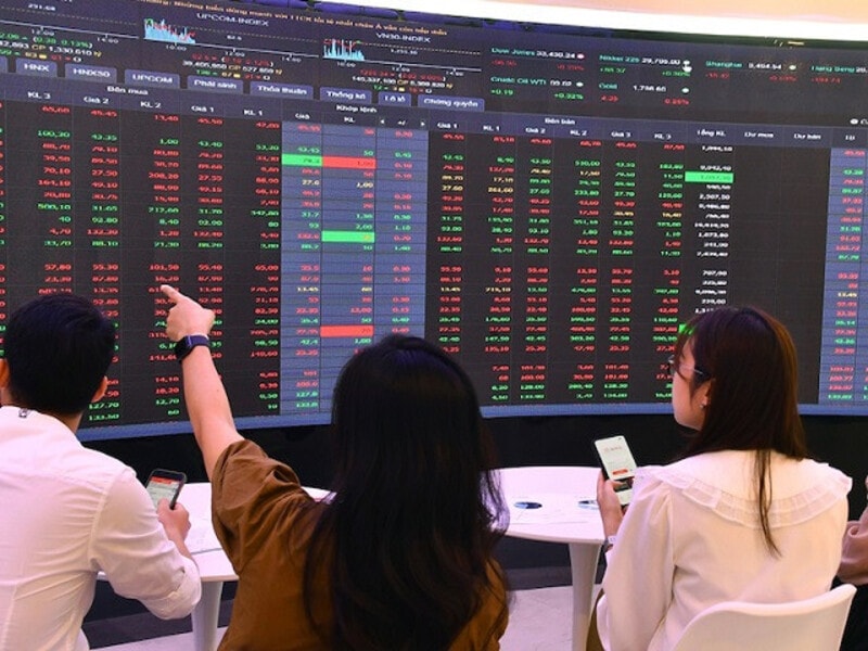 Hoàn thiện pháp lý để nâng hạng thị trường chứng khoán Việt Nam