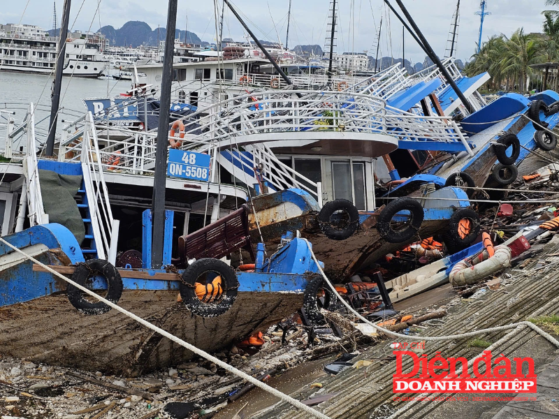 Quảng Ninh: Nan giải trục vớt tàu du lịch